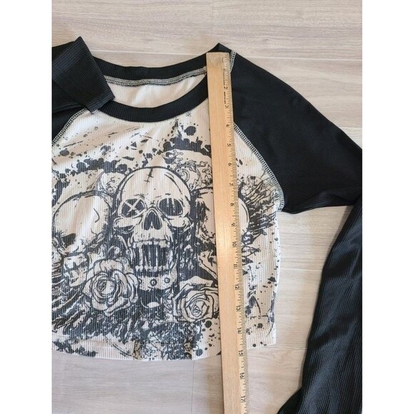 Romwe Skull Graphic Cropped Long Sleeve Top Size S Gothic Punk Style - Picture 5 of 7